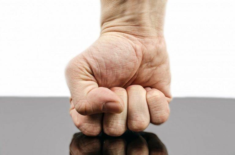 Pari de Pascal et violence