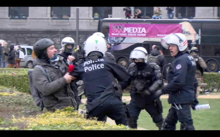 Aanval op onze journalist tijdens de « Vrijheidsdemonstratie » op zondag 23 januari 2022