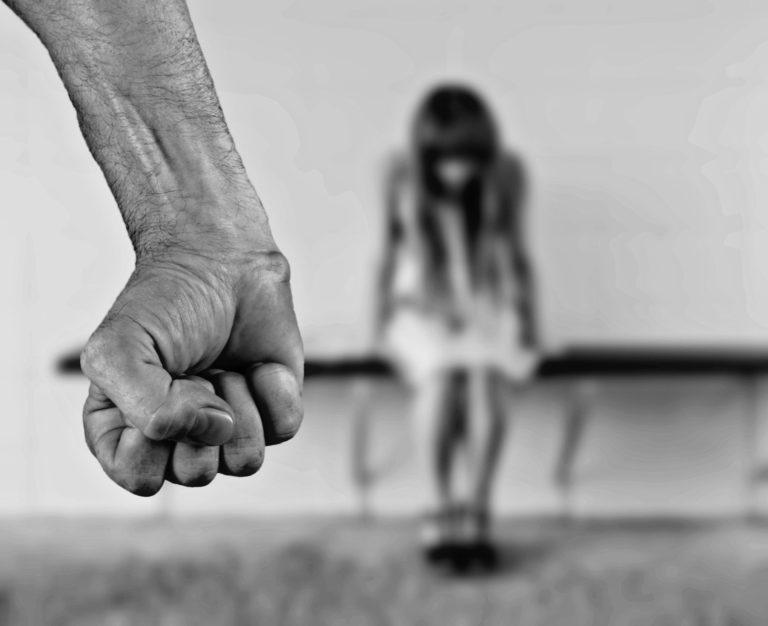 « Swing your bar »: over de toename van drugsgerelateerde verkrachtingen
